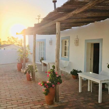Casa Largo Do Poco Guesthouse อัลวอร์ ภายนอก รูปภาพ